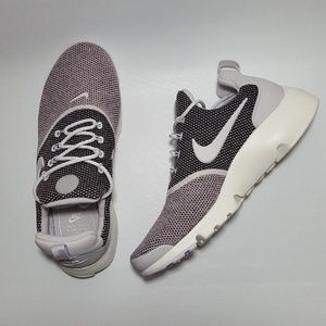 NWT Nike Presto Fly Se Women's Sneakers Size 7.5B